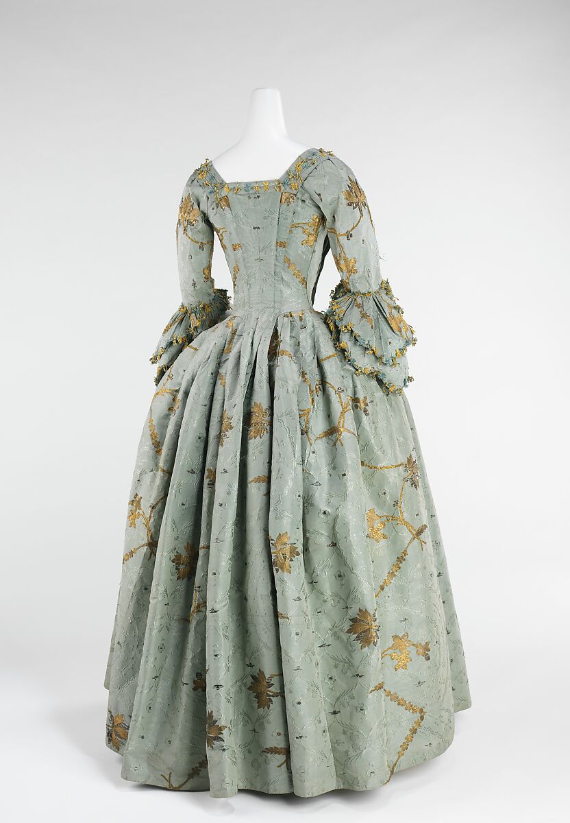 Robe à l'anglaise, silk, metal, British