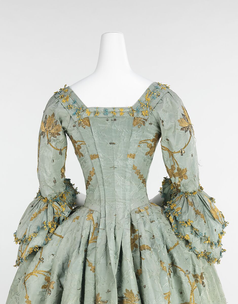Robe à l'anglaise, silk, metal, British