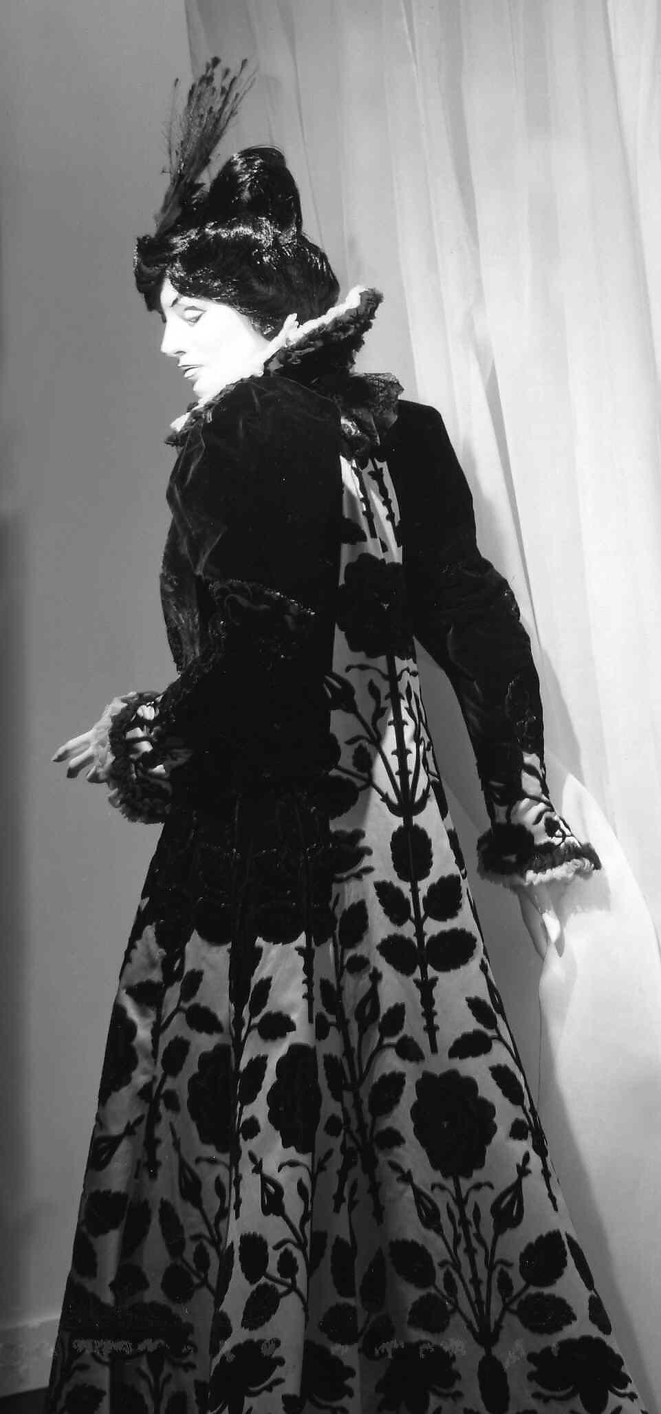 Evening coat, House of Worth (French, 1858–1956), silk, French