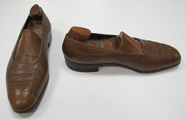 Ensemble, (a) cotton, silk, synthetic; (b) silk; (c) wool, metal; (d) silk, leather, metal; (e) cotton; (f, g) metal, enamel; (h) silk, metal; (i, j) cotton; (k, l) leather; (m) wool, silk, leather., American