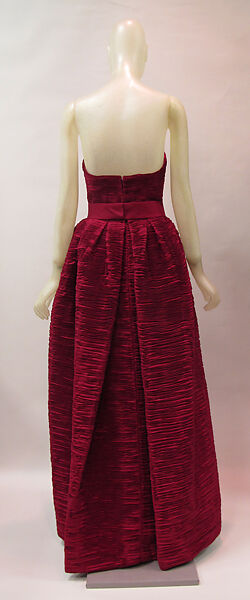 Ball gown, Sybil Connolly (Irish (born Wales), Swansea 1921–1998 Dublin), linen, silk, metal, Irish