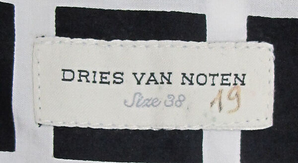 Dress, Dries Van Noten (Belgian, born 1958), cotton, mother-of-pearl, Belgian