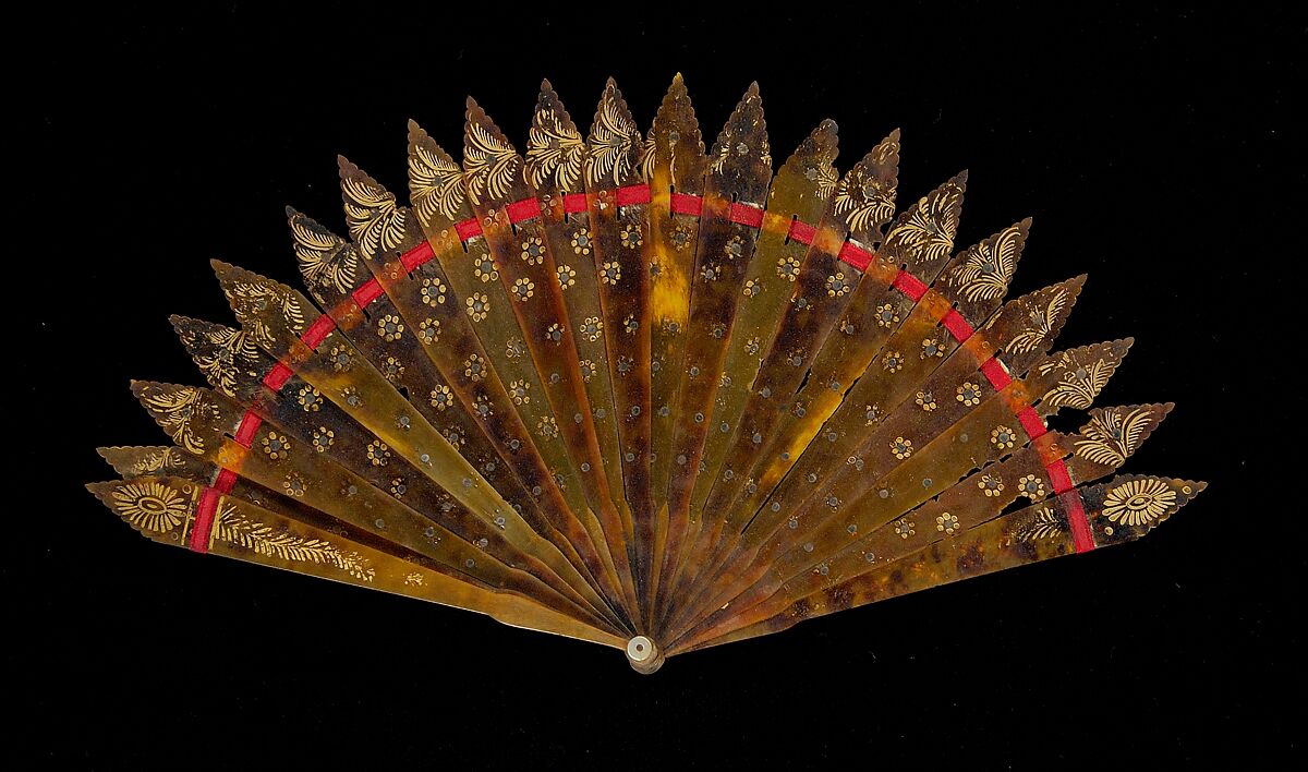 Brisé fan, Tortoiseshell, mother-of-pearl, probably British 