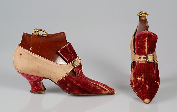 Des chaussures. Culture : le français. Designer : Pierre Yantorny