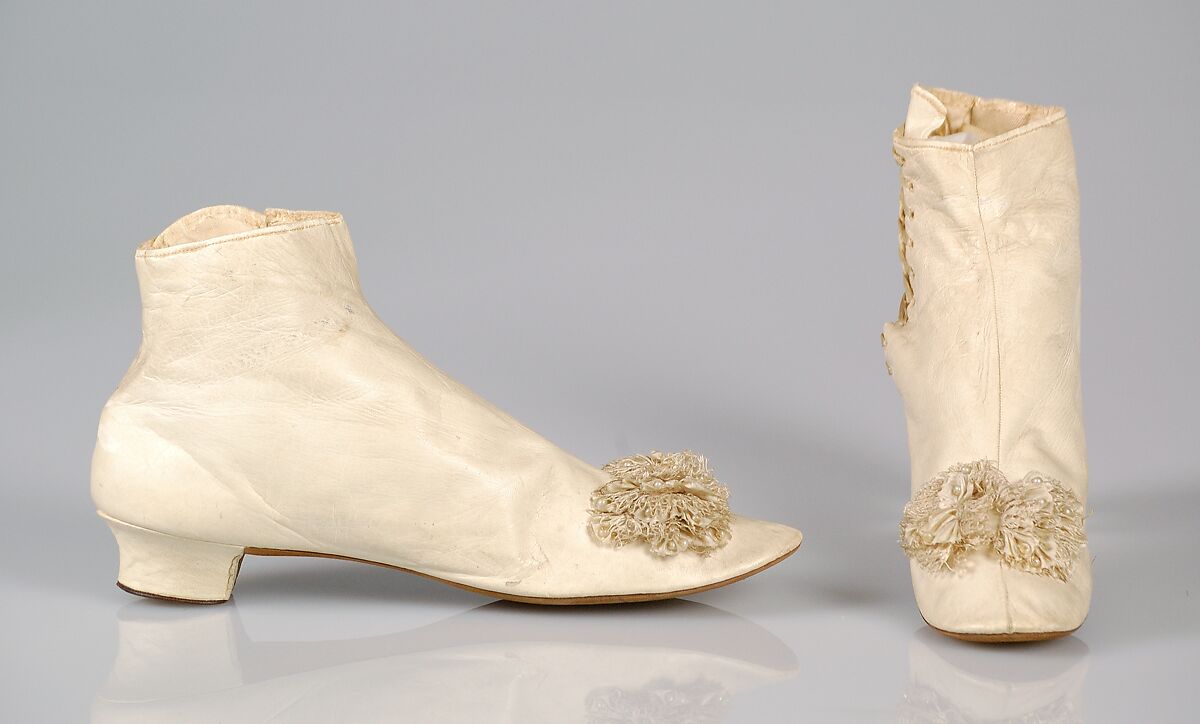 Evening boots, Leather, silk, faux pearls, probably French 