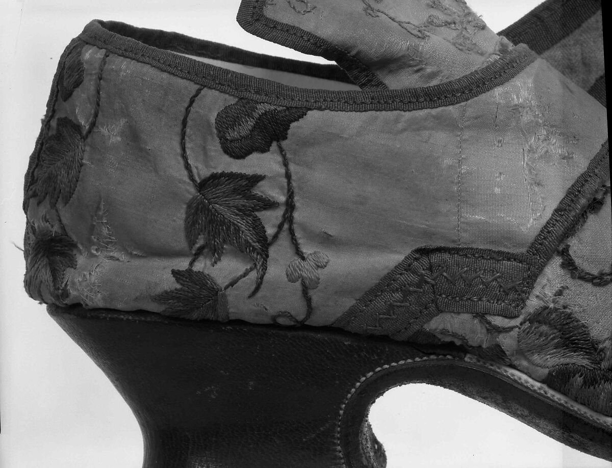 Shoes, Silk, leather, British