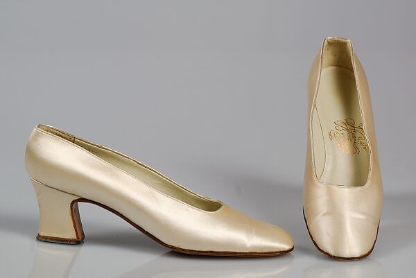 Evening pumps, Henri Bendel (American, founded 1895), Silk, Italian 