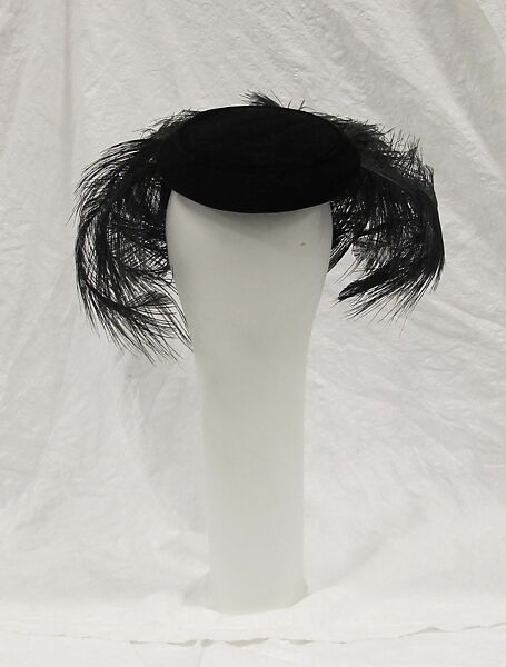 Hat, William J. (American, 1948–1962), feathers, silk, metallic thread, American