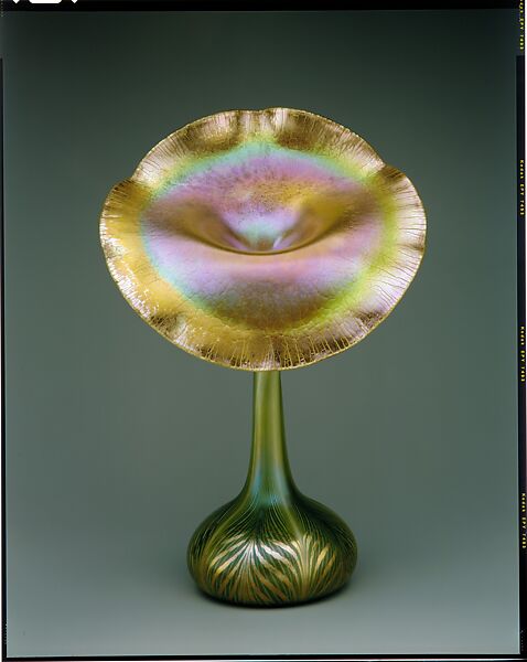 Jack-in-the-Pulpit Vase, Quezal Art Glass and Decorating Company (1901–ca. 1924), Iridescent glass, American 