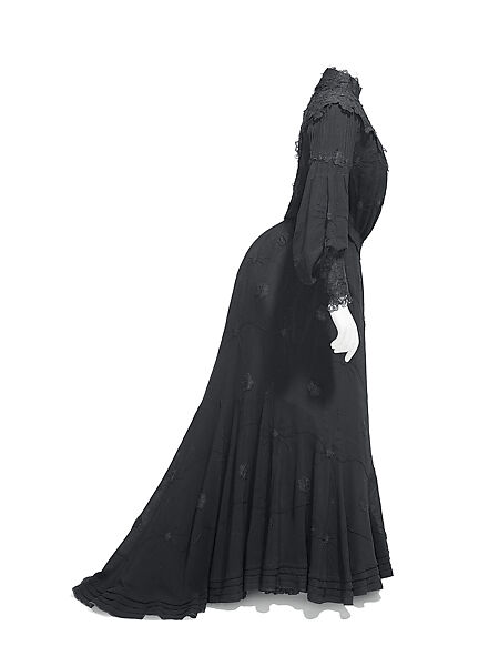 Mourning dress, silk/wool, silk, American