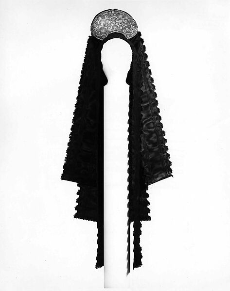 Headdress, Metal, silk, cotton, glass, pearl beads, German