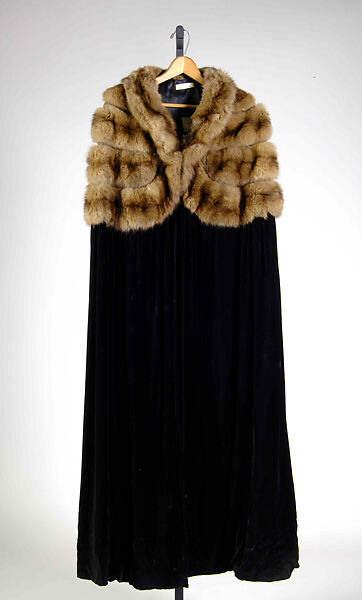 Evening cape, Edward Molyneux (French (born England), London 1891–1974 Monte Carlo), Silk, fur, French 