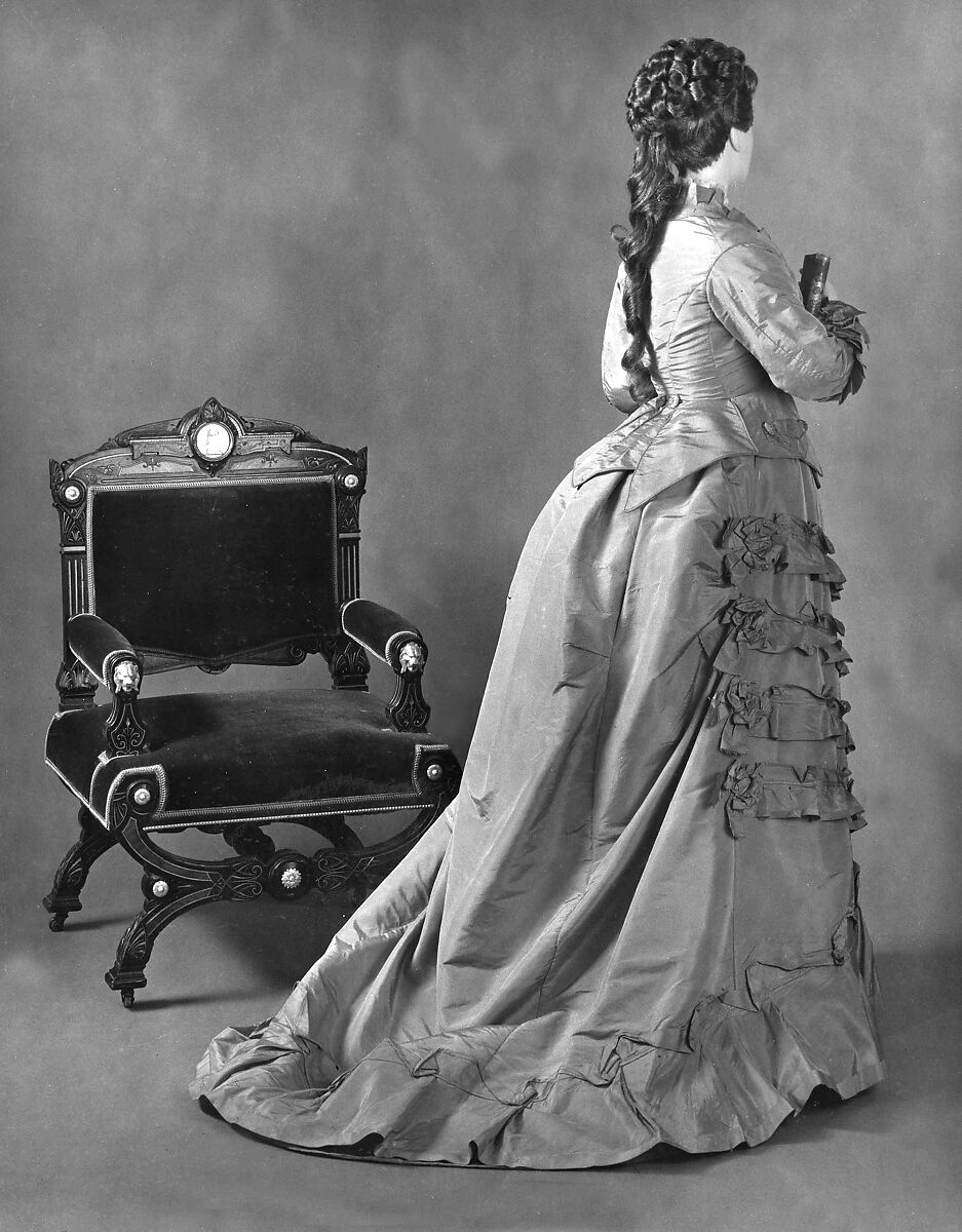 Visiting dress, Silk, American