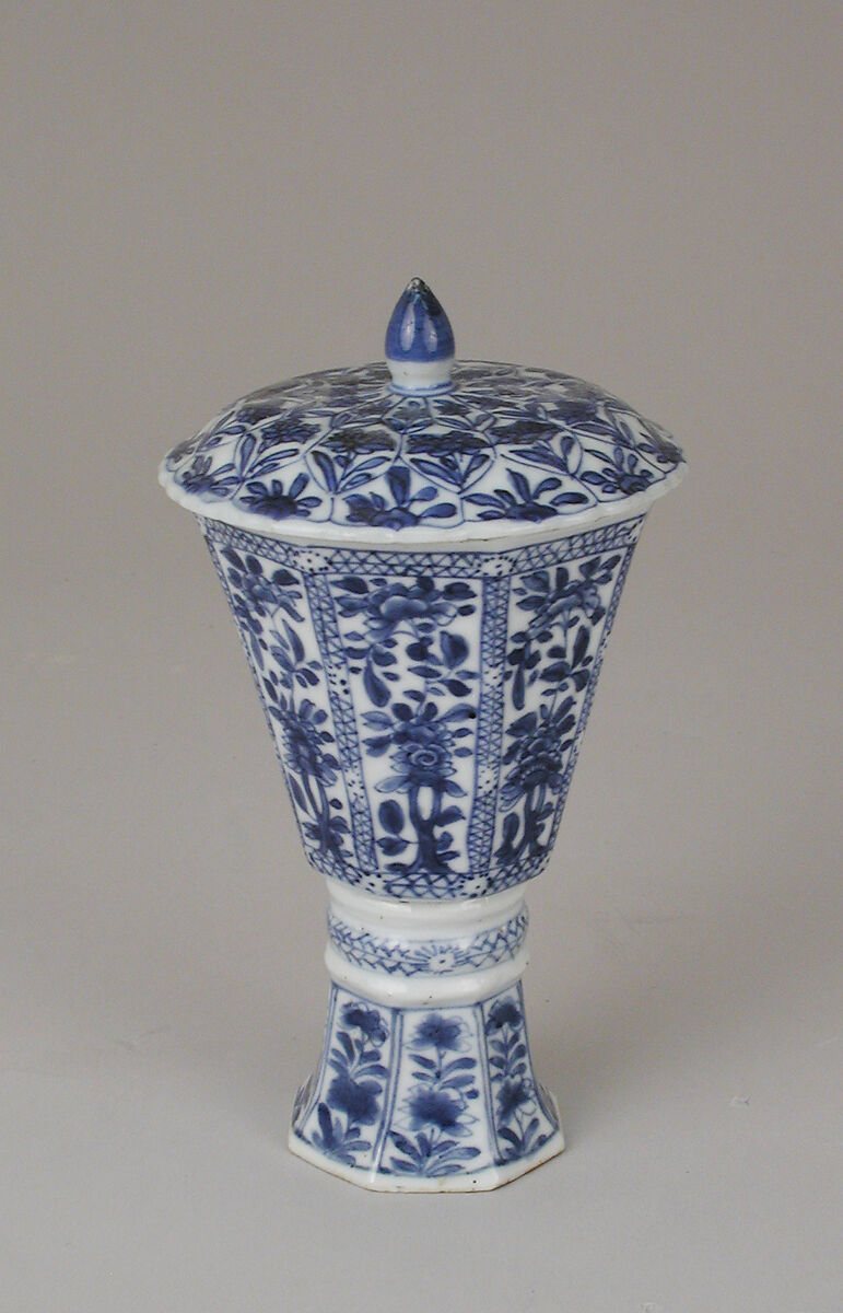 Cup with cover, Hard-paste porcelain, Chinese, for European market 