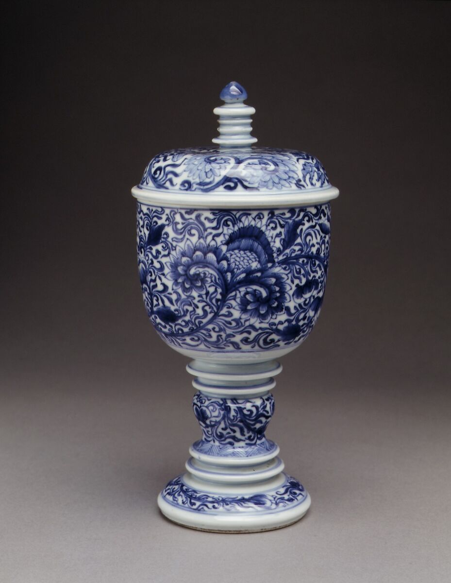 Standing cup with cover, Hard-paste porcelain, Chinese, for Dutch market