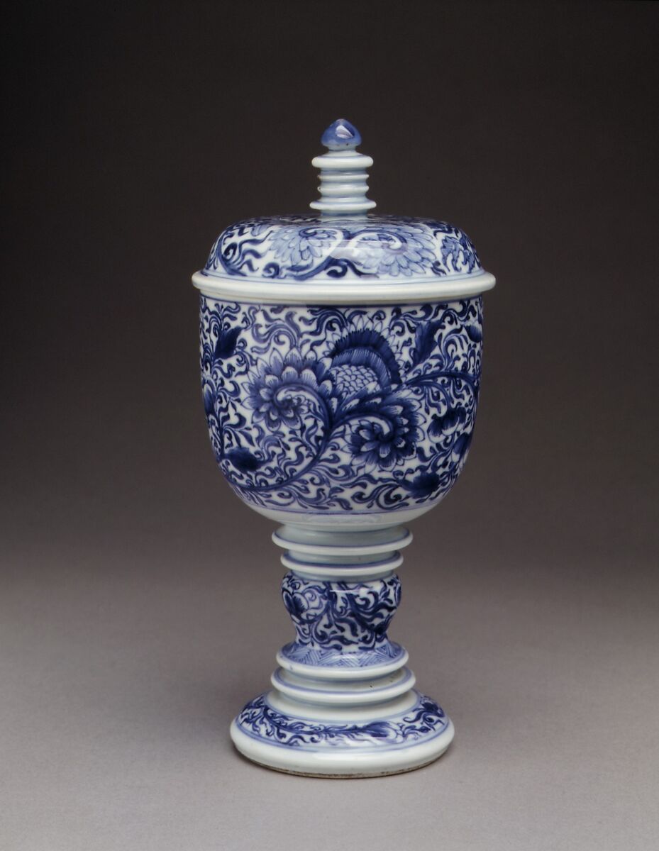 Standing cup with cover, Hard-paste porcelain, Chinese, for Dutch market 