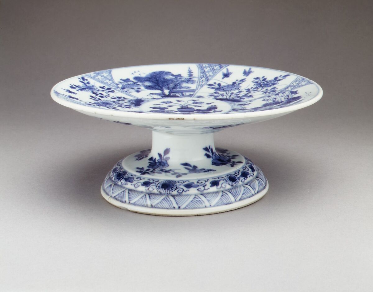 Standing dish, Porcelain, Chinese, for European market