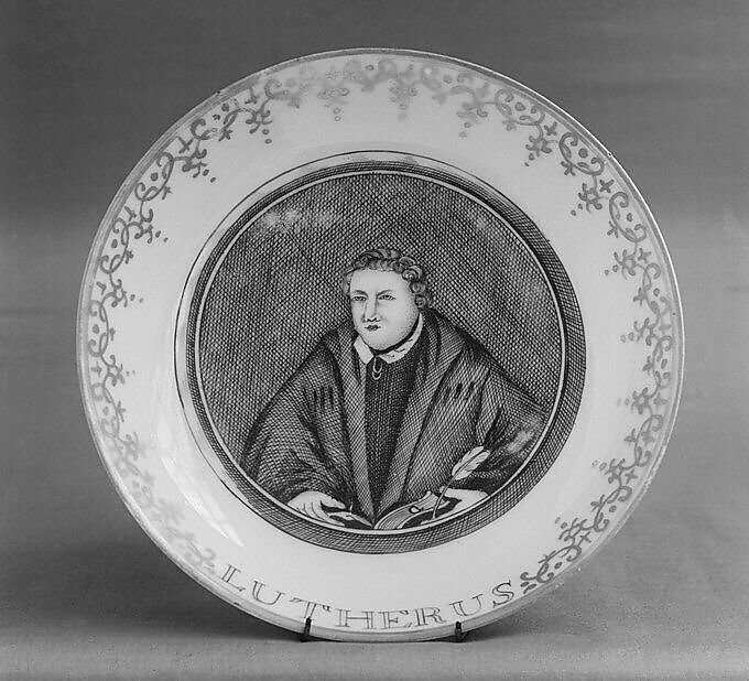 Teabowl and saucer, Hard-paste porcelain, Chinese, for Continental European market