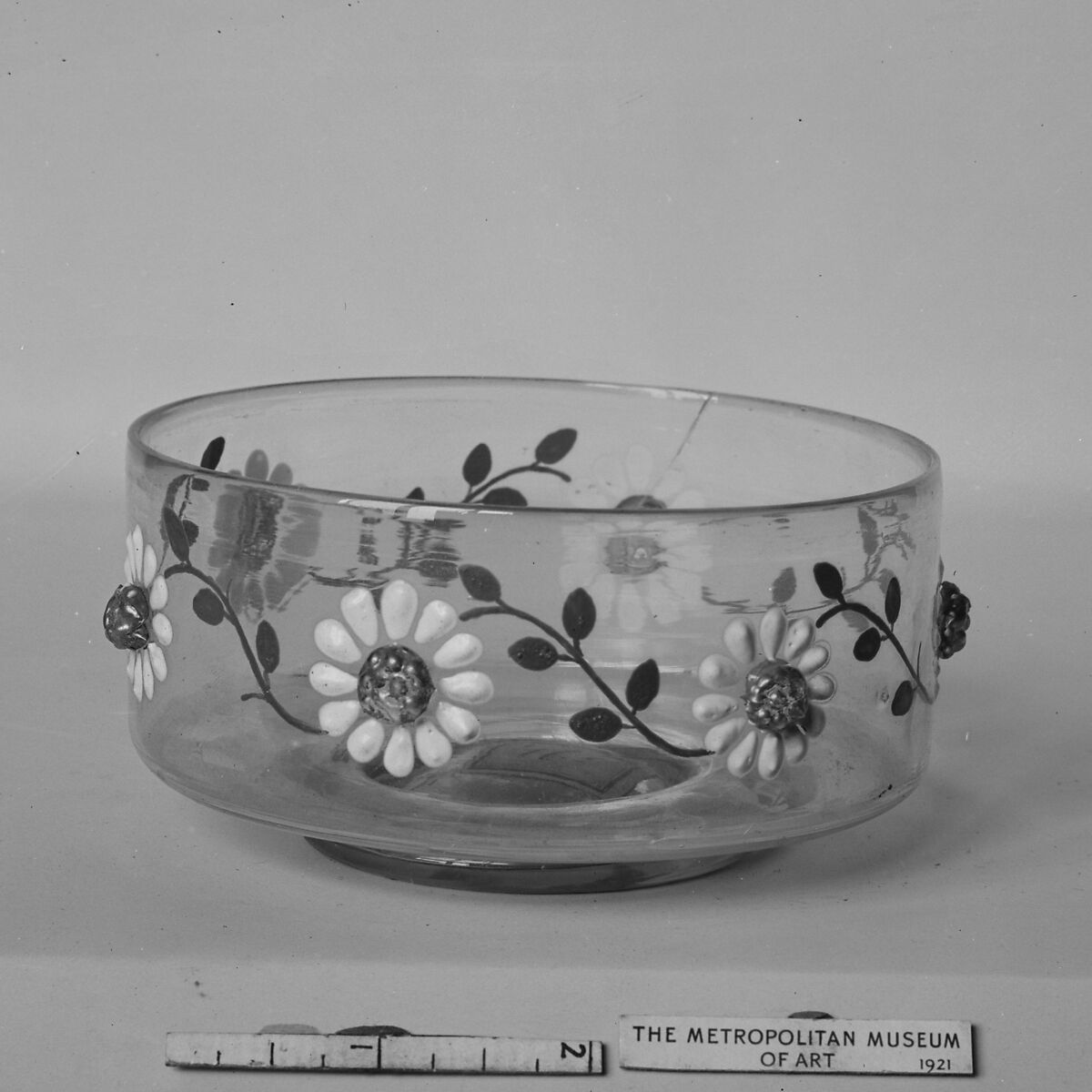 Bowl, Dr. Antonio Salviati Company (Italian, 1859–1987), Glass, Italian, Venice (Murano) 