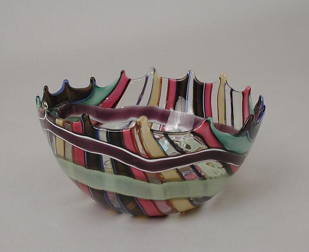 Roman-style bowl with clear and multicolored band decoration