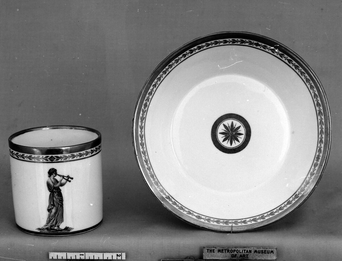 Saucer (part of a coffee service), Nymphenburg Porcelain Manufactory (German, 1747–present), Hard-paste porcelain, German, Nymphenburg 