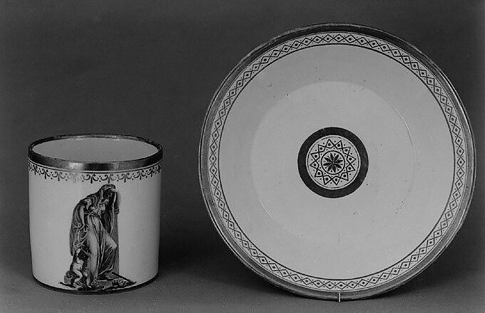 Saucer (part of a coffee service), Nymphenburg Porcelain Manufactory (German, 1747–present), Hard-paste porcelain, German, Nymphenburg 