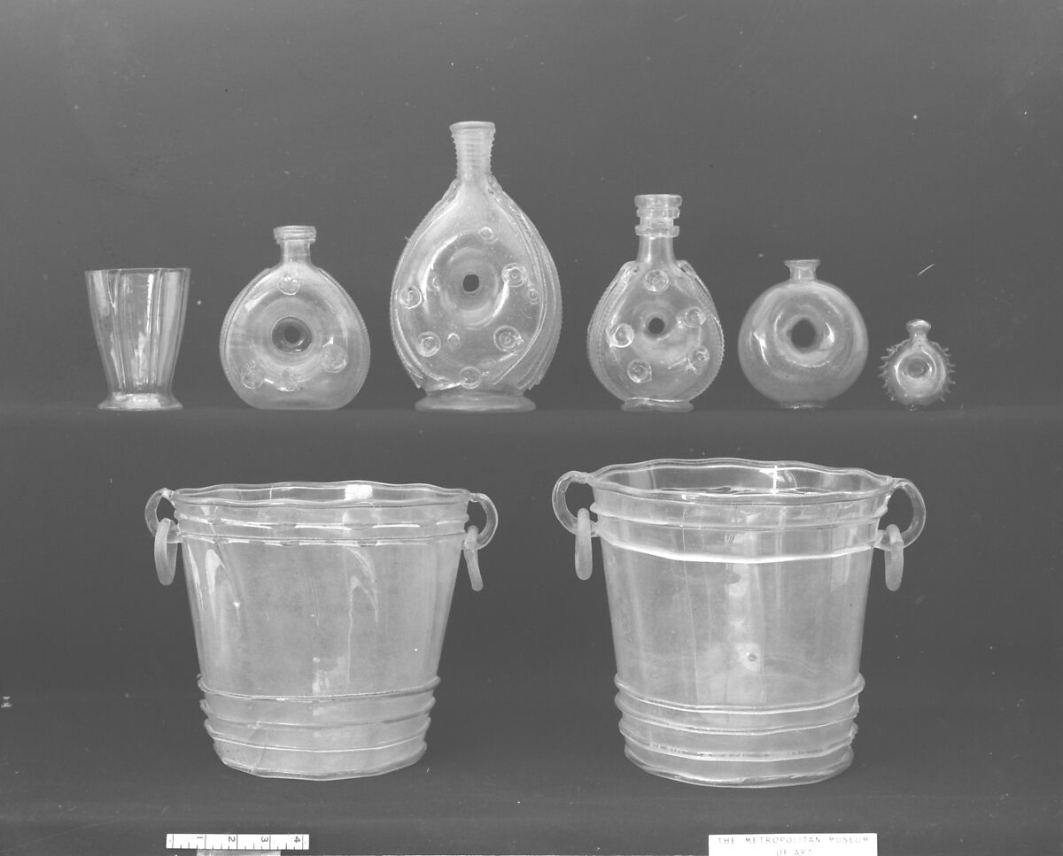 Pilgrim bottle, Glass, French