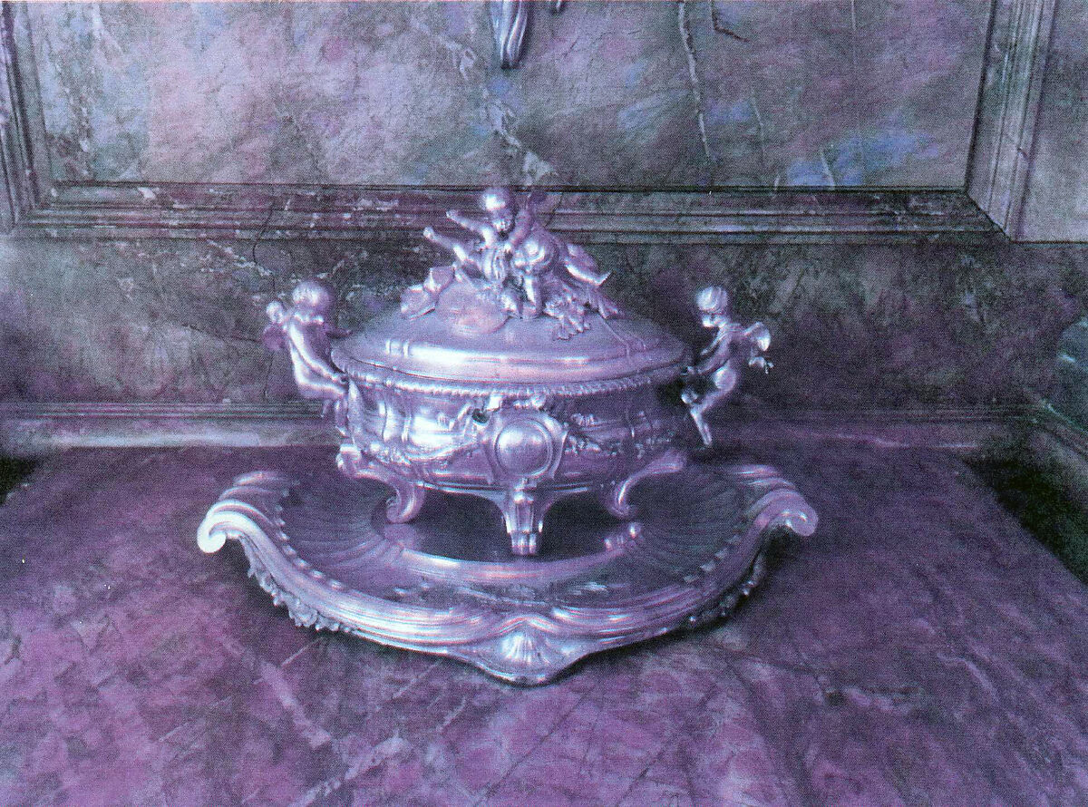 Tureen, plateau, and cover, After an original by Louis-Joseph Lenhendrick (master 1747, died 1783), Silver on base metal, British, Birmingham, after French original 