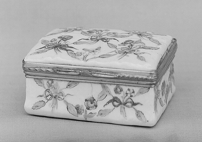 Box, Doccia Porcelain Manufactory (Italian, 1737–1896), Hard-paste porcelain, gilt metal, Italian, Florence 