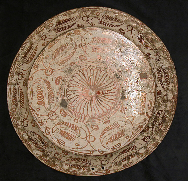Dish, Tin-glazed and luster-painted earthenware, Spanish, Valencia