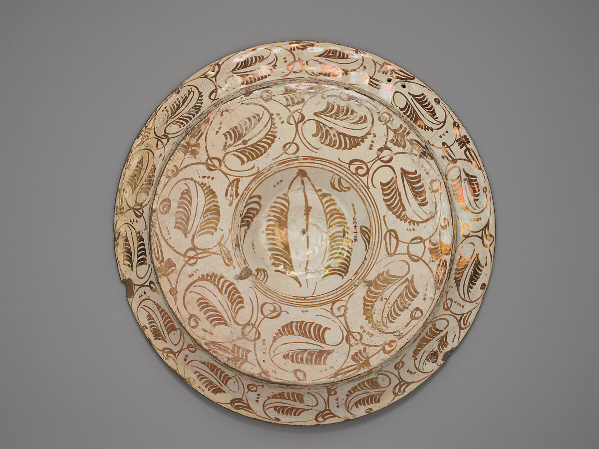 Dish, Tin-glazed and luster-painted earthenware, Spanish, Valencia