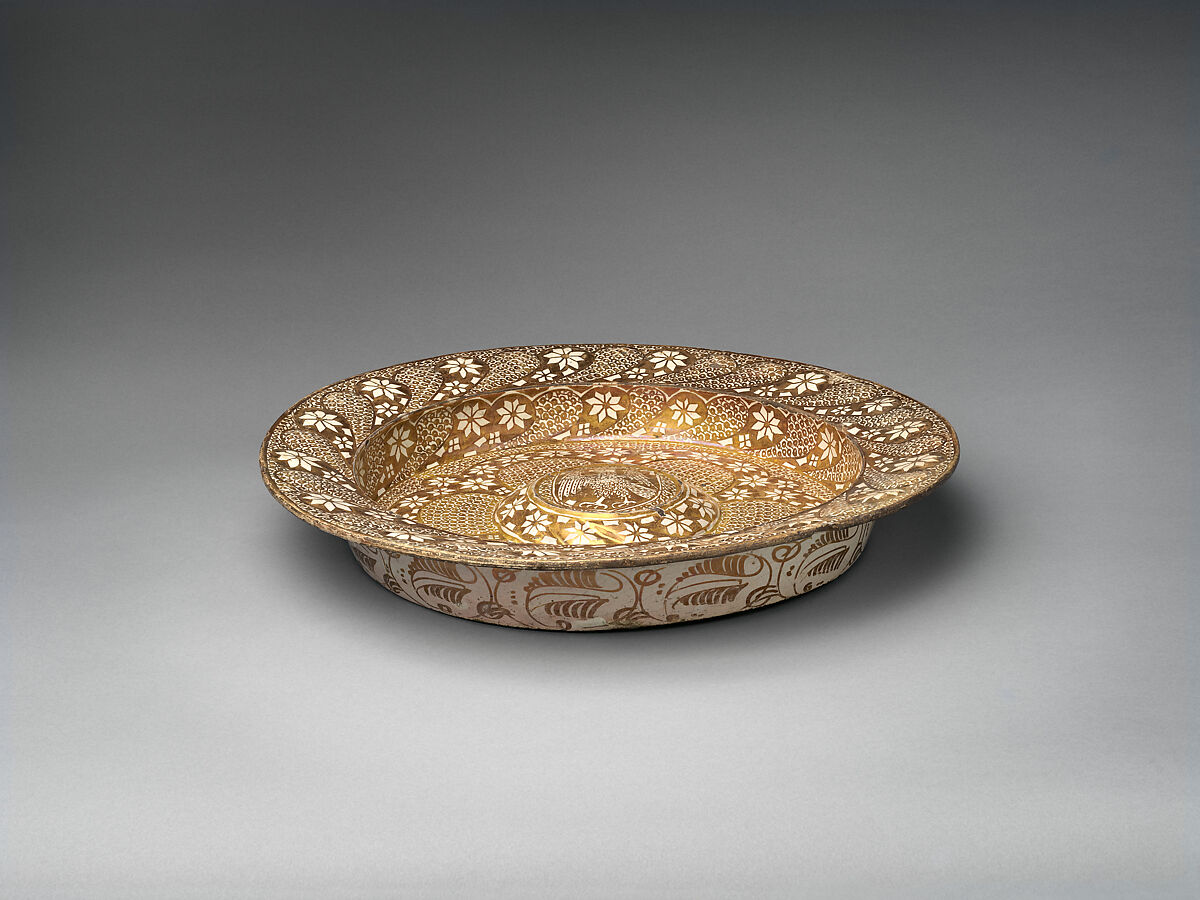 Dish, Tin-glazed and luster-painted earthenware, Spanish, Valencia