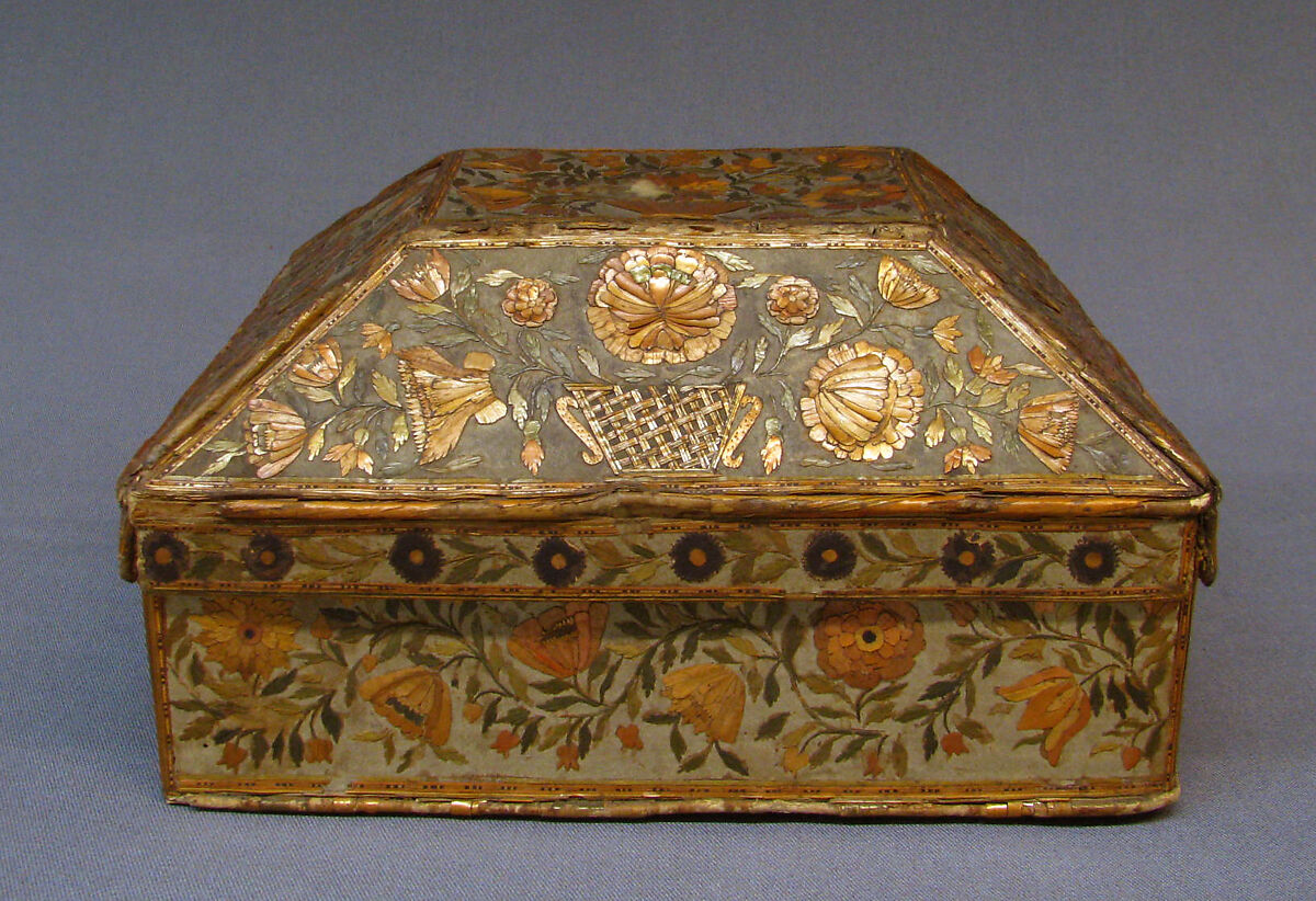 Box, Straw, cardboard, silk, paper lining, probably French
