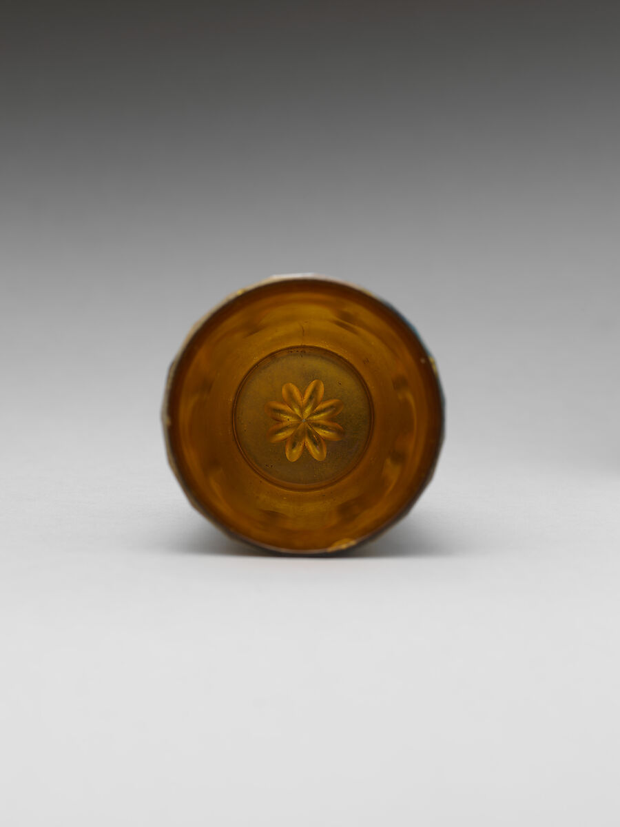 Cream and blue marbled beaker in "zwischengold" glass technique, Lacquered and gilt double-walled glass (zwischengold) imitating polished, variegated marble, probably German, Dresden