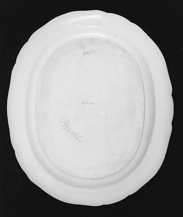 Platters (3), Hard-paste porcelain, Chinese, for European market