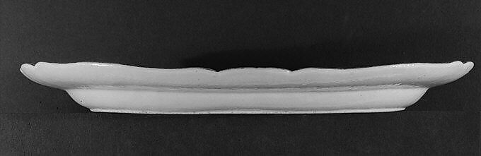 Platters (3), Hard-paste porcelain, Chinese, for European market