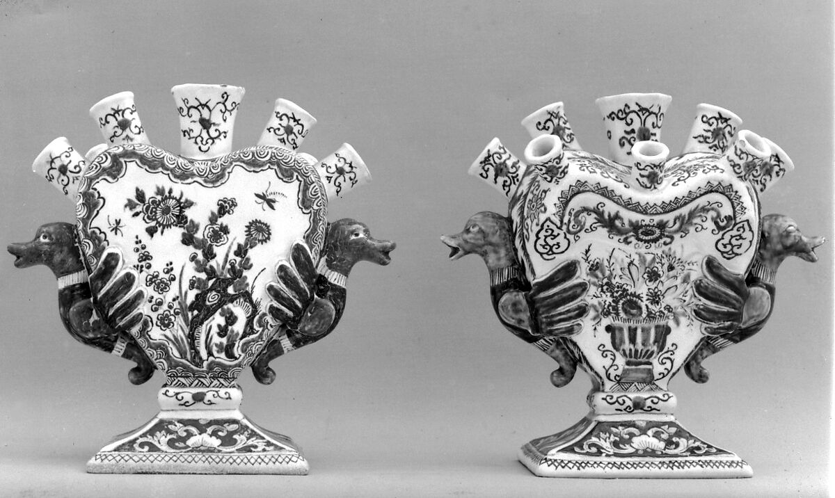 Pair of nozzled vases, Samson and Company, White enameled earthenware, French, Paris 
