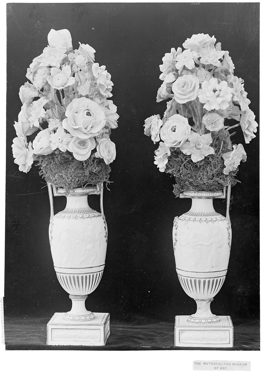 Pair of vases, Soft-paste porcelain, Italian, Venice 