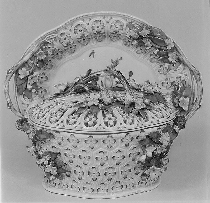 Dessert basket with cover, Worcester factory (British, 1751–2008), Soft-paste porcelain, British, Worcester 