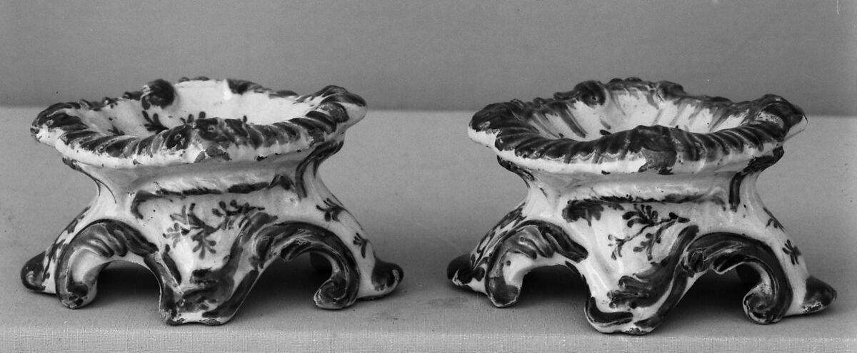 Pair of saltcellars, Tin-glazed earthenware, Dutch, Delft 