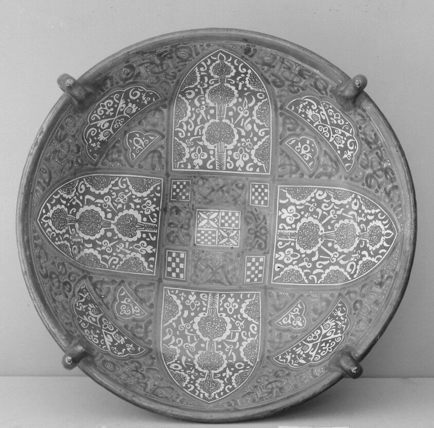 Bowl, Tin-glazed and luster-painted earthenware, Spanish