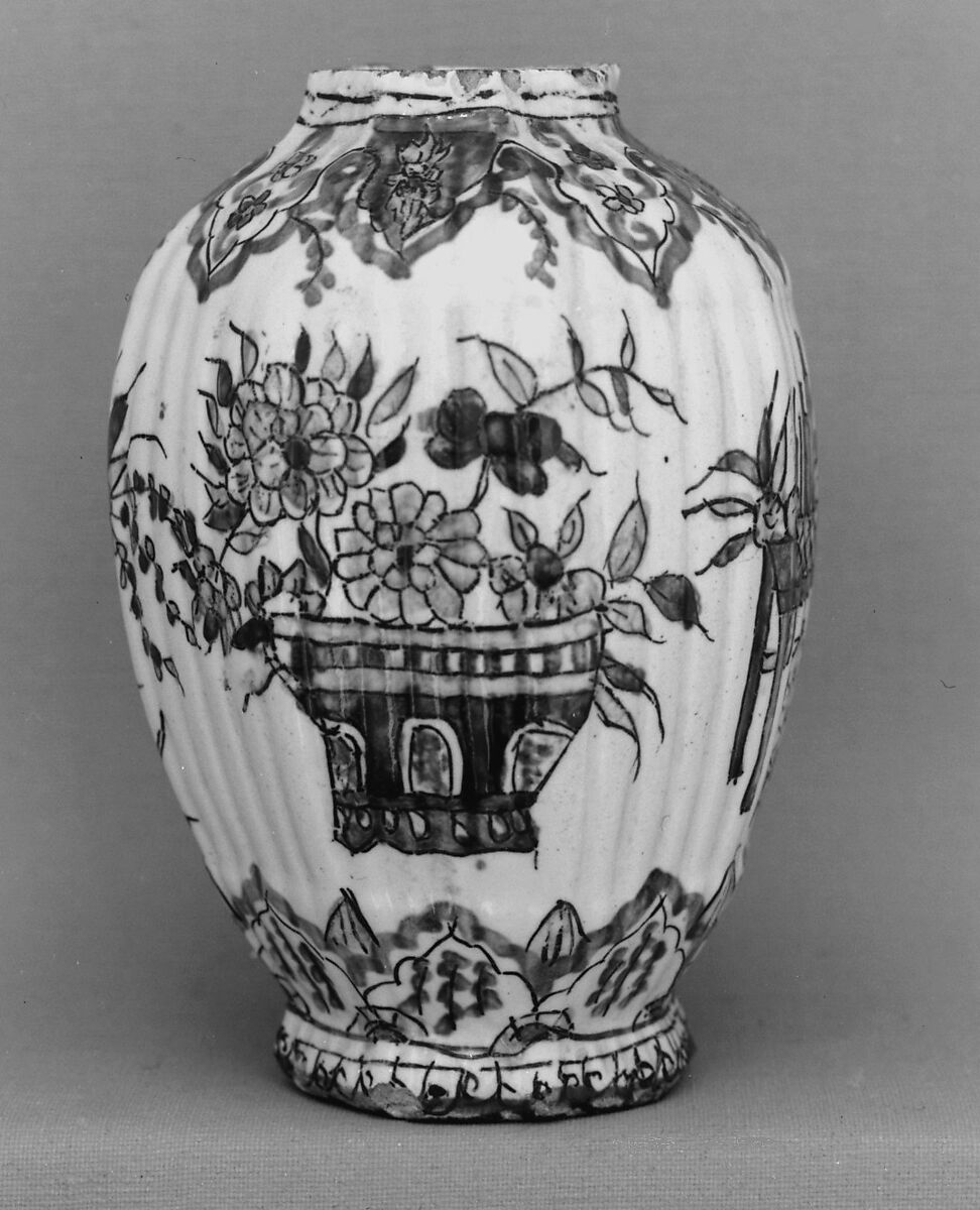 Vase, Faience (tin-glazed earthenware), Dutch, Delft 