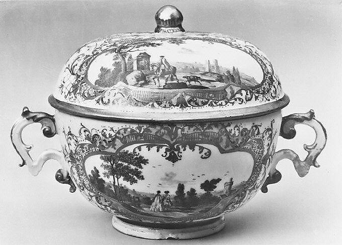 Dish with cover, Meissen Manufactory (German, 1710–present), Hard-paste porcelain, German, Meissen 