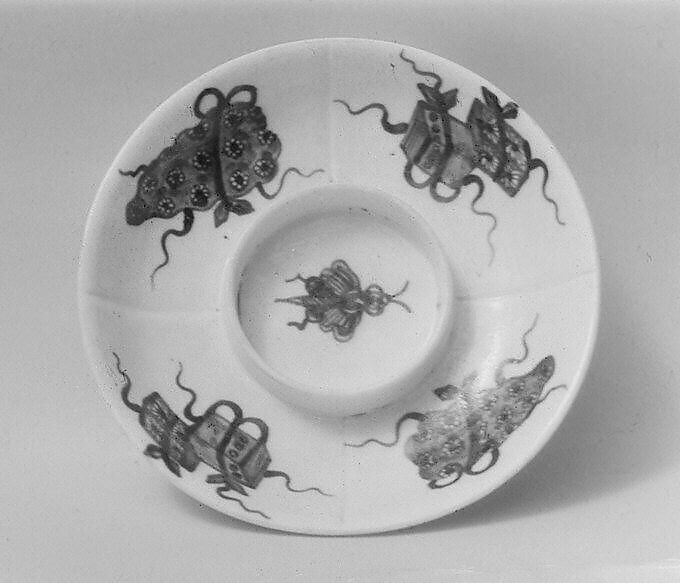 Saucer, Saint-Cloud factory (French, mid-1690s–1766), Soft-paste porcelain, French, Saint-Cloud 