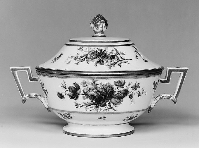 Bowl with cover, Dihl et Guérhard (French, 1781–ca. 1824) (Manufacture de Monsieur Le Duc d’Angoulême, until 1789), Hard-paste porcelain, French, Paris 
