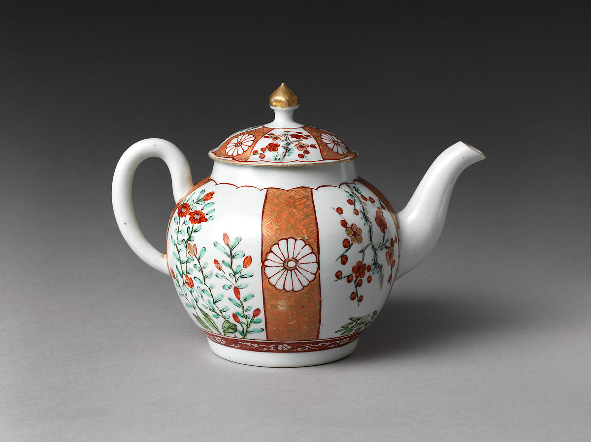 Teapot with Japanese-style flowers, Worcester factory (British, 1751–2008), Soft-paste porcelain painted with colored enamels over transparent glaze, British, Worcester