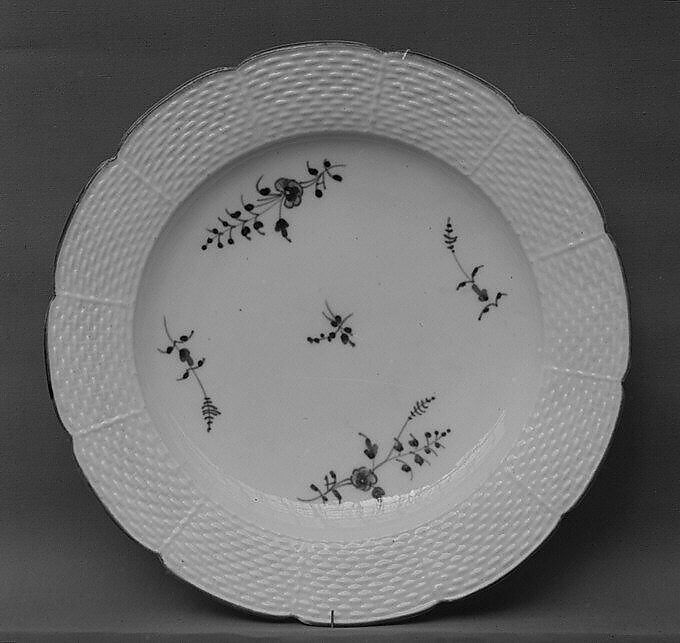 Plate, Chantilly (French), Soft-paste porcelain, French, Chantilly 