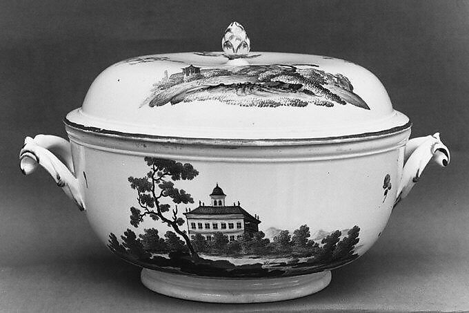 Bouillon bowl with cover, Höchst Manufactory (German, 1746–1796), Hard-paste porcelain, German, Höchst 