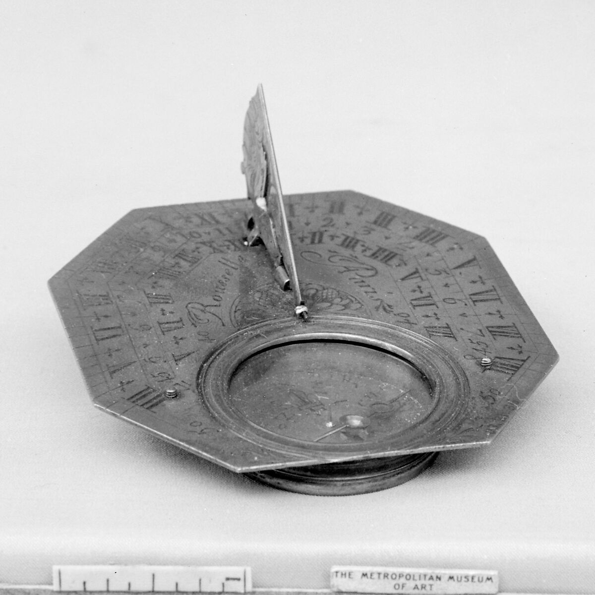 Portable horizontal sundial, Rousselle, Brass, French, Paris 