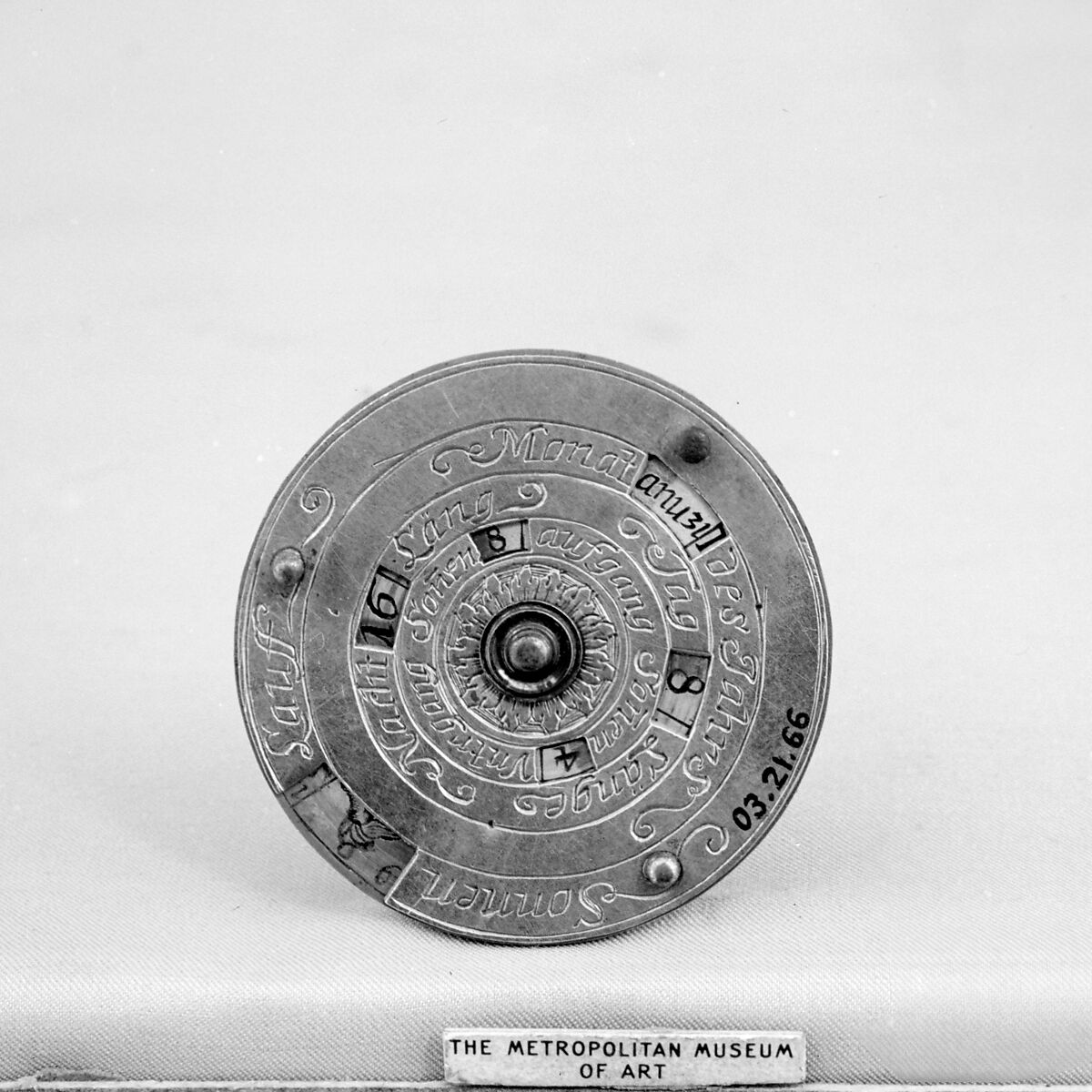 Universal and perpetual calendar, Silver and gilt, German 